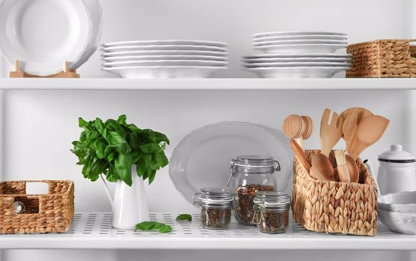 https://blog.perfectsnacks.com/wp-content/uploads/2020/08/Ready-to-tackle-the-kitchen-clutter-and-create-a-more-functional-space-Our-stepbystep-guide-on-how-to-organize-your-kitchen-can-help_3188_40189699_0_14145795_810.jpg